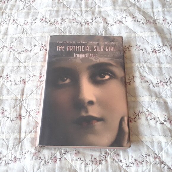 The Artificial Silk Girl: A Novel - Picture 1 of 6